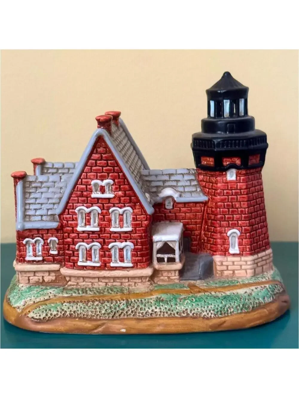 Vintage Geo Z. Lefton 1997 Block Island Lighthouse Collectable